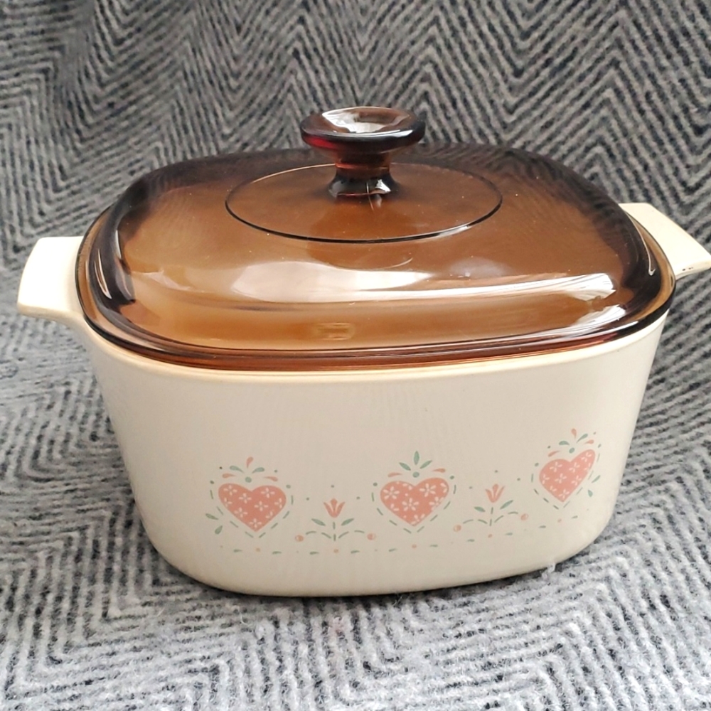 VTG 3L CorningWare Casserole w/ Pyrex Lid – Heart Pattern